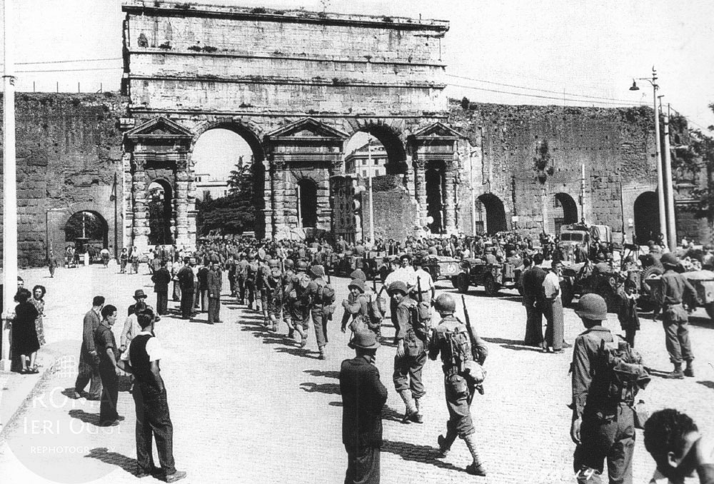 Nazis marching through Arch of Constantine, Rome